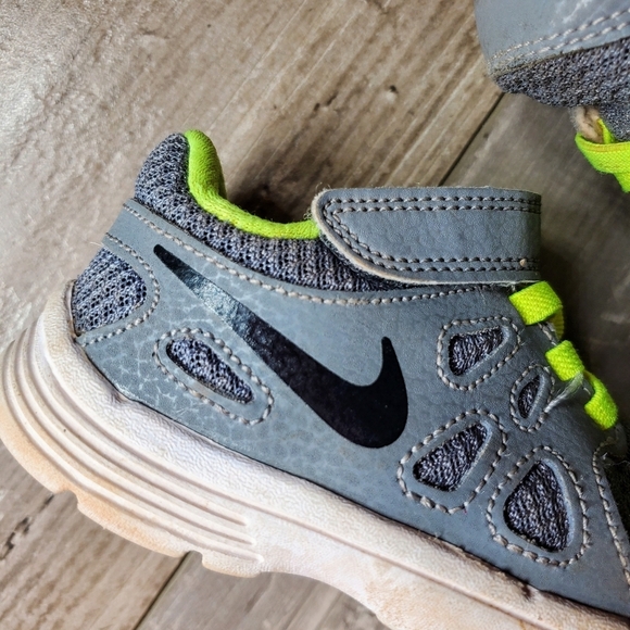 Nike Revolution 2 TD Cool Grey/Volt Athletic Shoes Size 5C Baby Walker - Picture 11 of 14